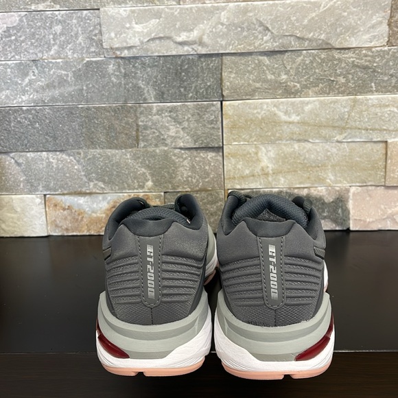 Asics Women's GT-2000 6 Ankle-High Running Shoe - Picture 5 of 8